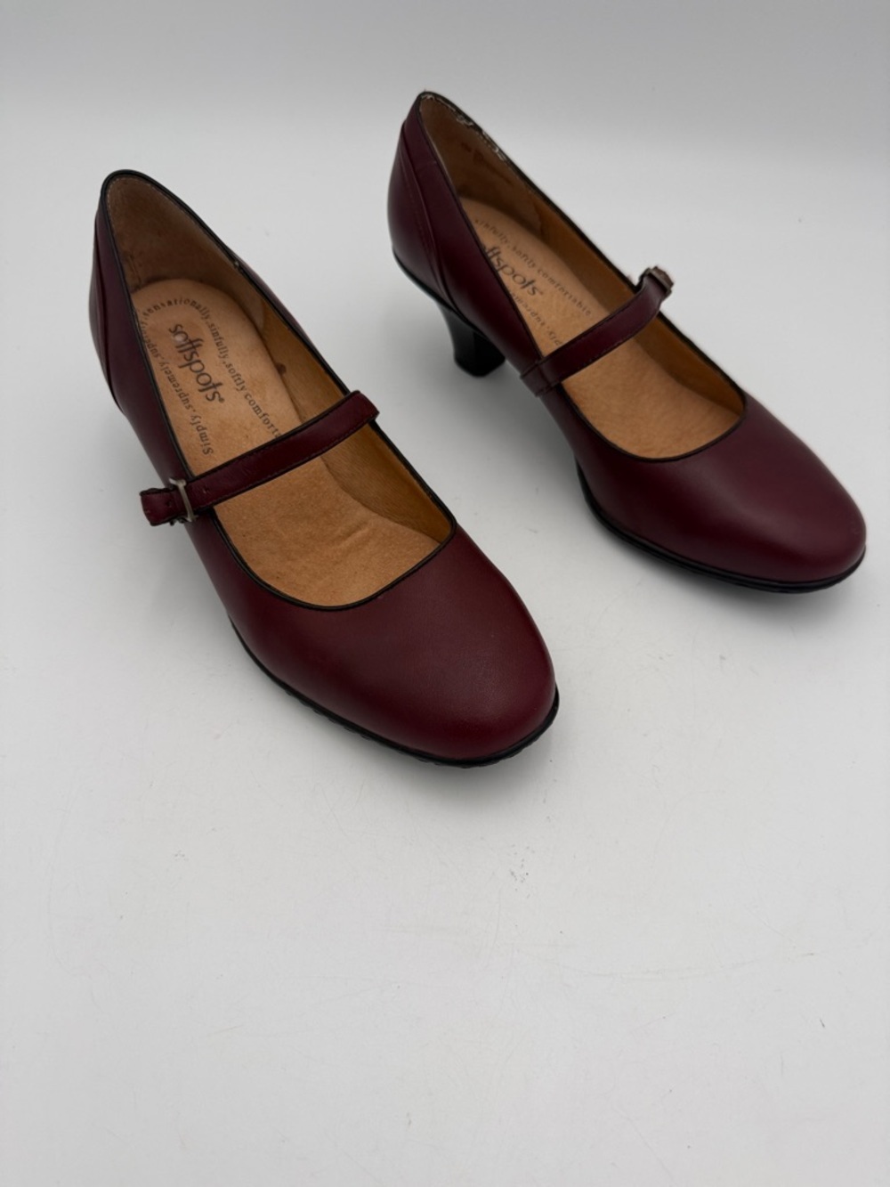 Women's Mary Jane Heels in Burgundy - Size 8.5